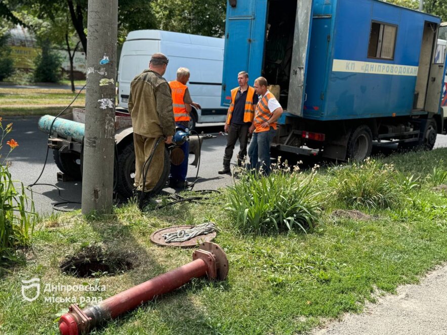 У Дніпрі на вул. Фабра закінчили ремонт системи каналізації