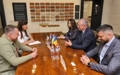 Філатов обговорив із послом Румунії в Україні Мікулою проєкти для енергетики та поглиблення міжмуніц...
