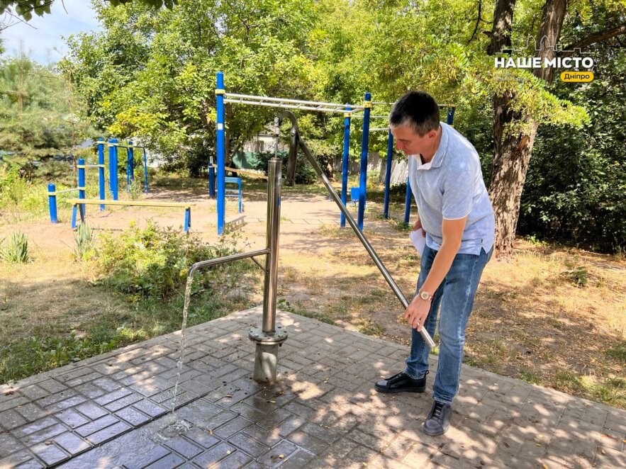 У Дніпрі перевірили, як бригади КП «Дніпроводоканал» усувають пошкодження на мережах водопостачання у місті