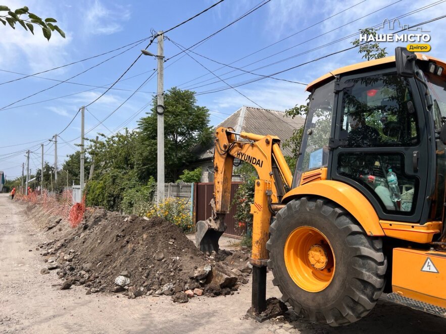 У Дніпрі перевірили, як бригади КП «Дніпроводоканал» усувають пошкодження на мережах водопостачання у місті
