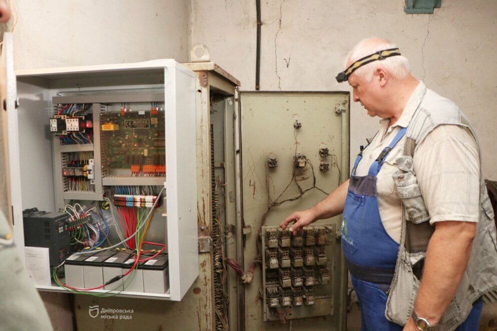 Ліфт та домофон можуть працювати без світла: як зробити у будинках Дніпра