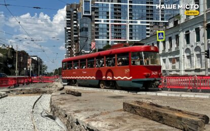 У Дніпрі розпочався другий етап ремонту трамвайного переїзду на перехресті просп. Лесі Українки та вул. Степана Бандери