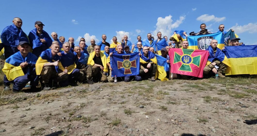 Нарешті вдома: з російського полону повернулося 6 мешканців Дніпропетровщини