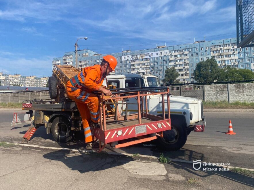 У Дніпрі проводять діагностику мереж вуличного освітлення: де кипить робота