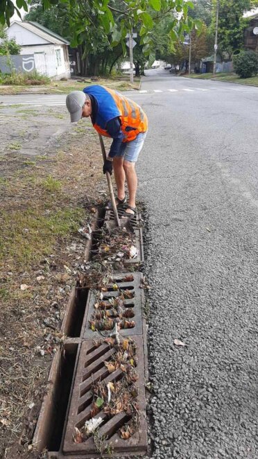 У Дніпрі усувають наслідки негоди