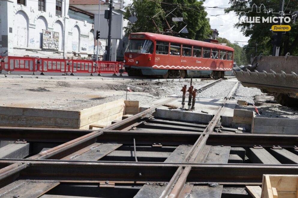ремонт трамвайного переезда в Днепре