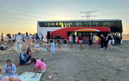 85 людей з Дніпра та Харкова застрягли в полі у Румунії - Наше Місто