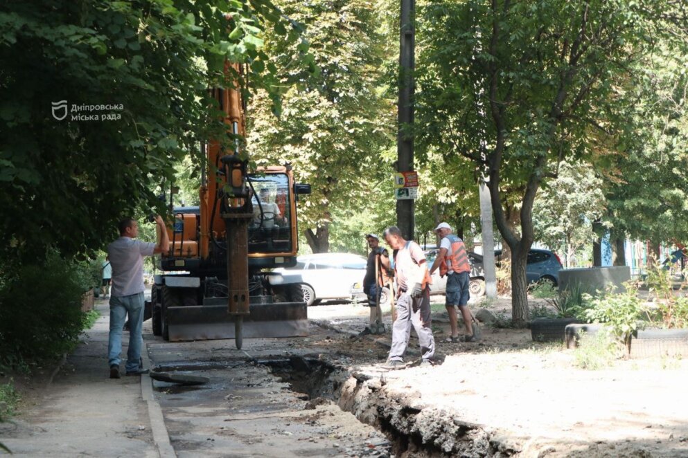 У Дніпрі на ж/м Калинівський добігає кінця ремонт дощової каналізації