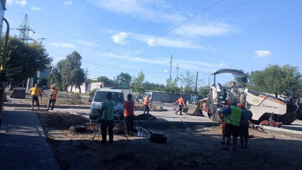 В Днепре на улице Степана Рудницкого отремонтировали внутридворовые дороги