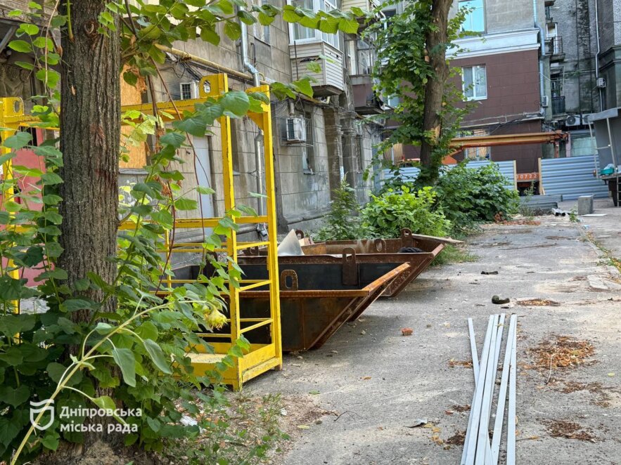 У Дніпрі вже на початку вересня розпочнуть демонтаж зруйнованих під’їздів житлового будинку на пл. Вокзальній, 1