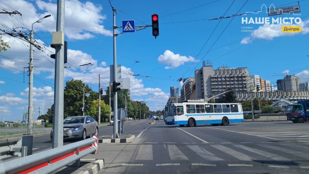 Перекресток на набережной Днепра