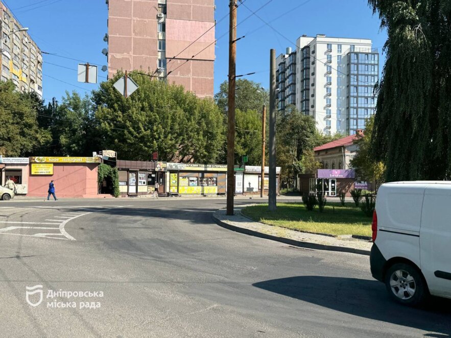 У Дніпрі на ж/м Калинівський стартує масштабний ремонт мережі зливової каналізації: як курсуватиме транспорт