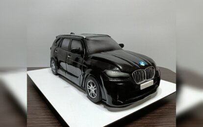 У Дніпрі кондитер створив торт у вигляді BMW X5