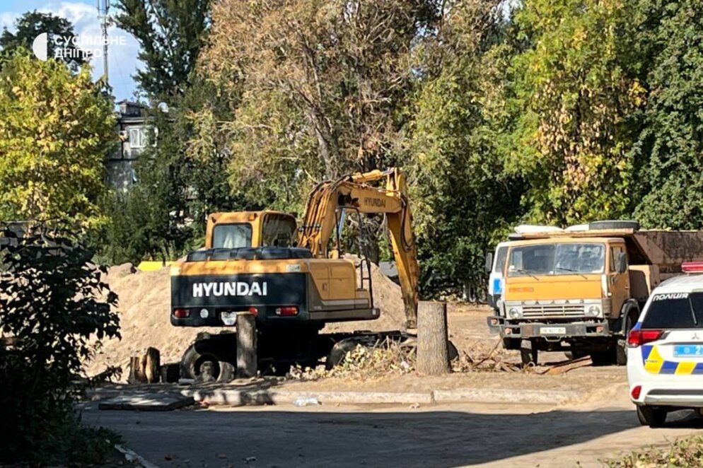 Трагічна подія сколихнула Кам'янське: 10-річного хлопчика засипало глиною на будмайданчику укриття