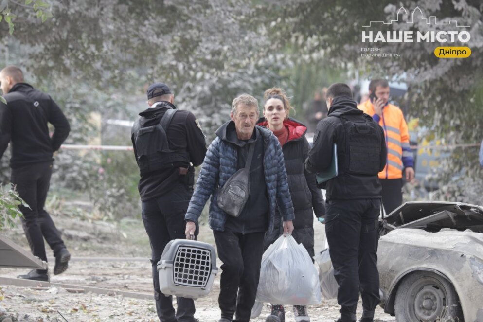 В Днепре горожане спасают из-под завалов домашних любимцев - Наше Місто