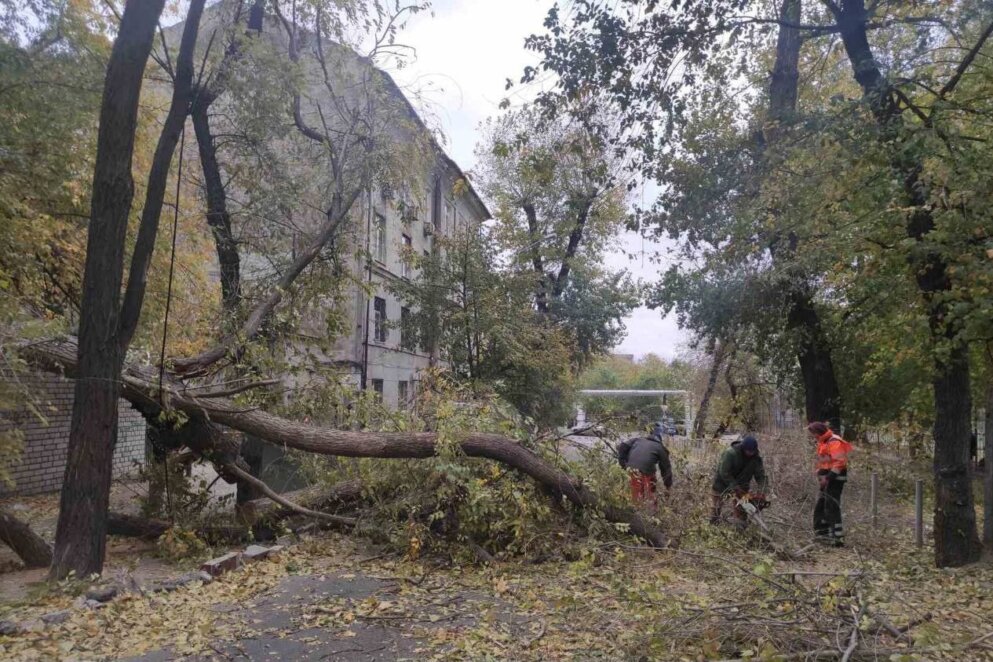 На Дніпропетровщині понад 14 тисяч домівок залишилися без світла через негоду