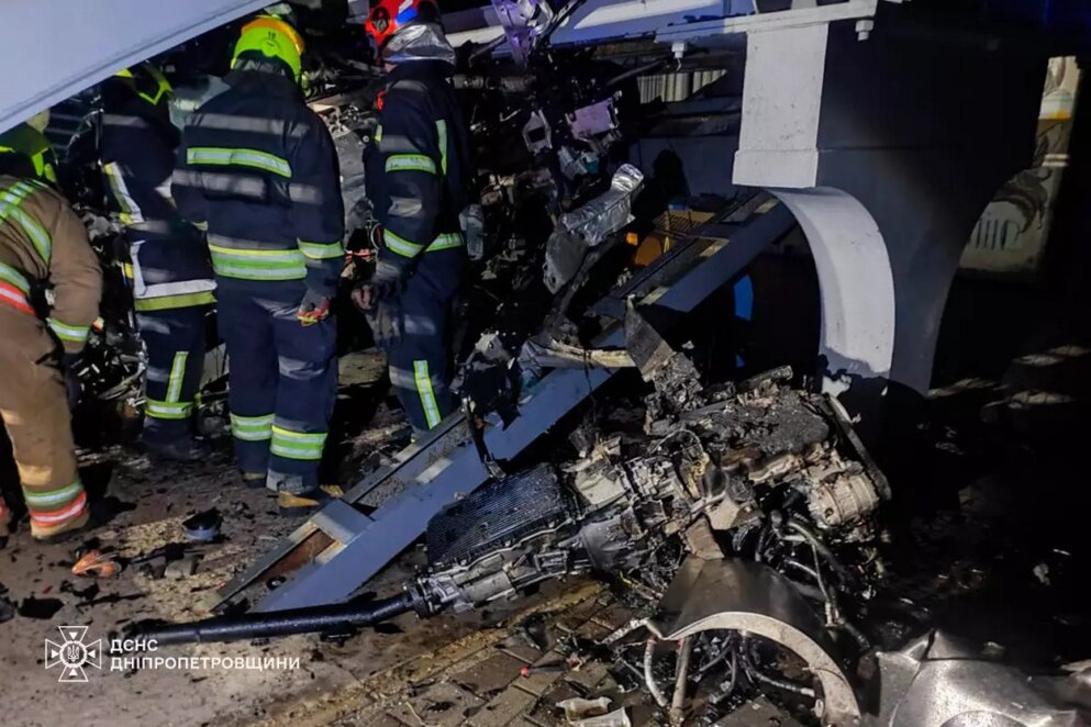 Смертельна ДТП у Дніпрі: авто в’їхало в опору пішохідного мосту