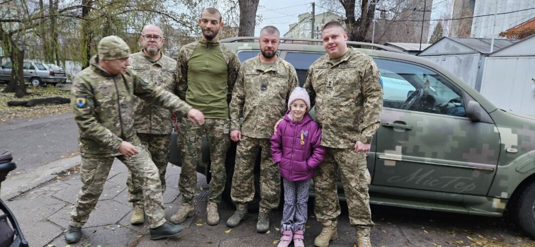 Дев’ятирічна волонтерка: як маленька дніпрянка збирала донати на привітання дітям військових - Наше Місто