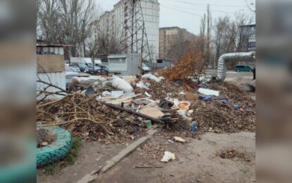 В Днепре продолжают вывозить мусор и убирать территории по заявкам горожан