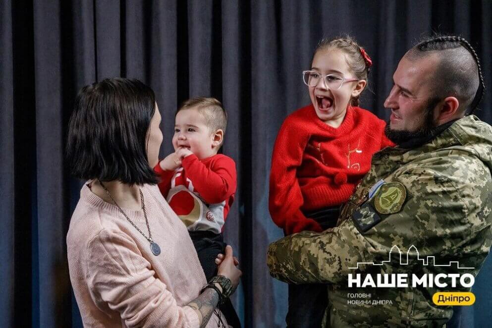 Дев’ятирічна дніпрянка записала гімн на честь одного з батальйонів 128 бригади «Дике Поле» - Наше місто