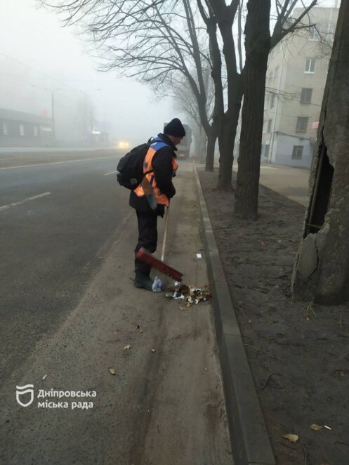 Перший день року – чисті вулиці: комунальники Дніпра працюють навіть у святкові дні