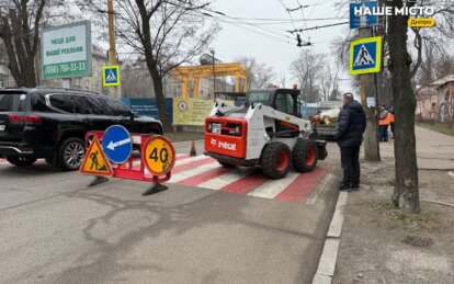 У Дніпрі тривають роботи з усунення аварійної ямковості на основних магістралях міста