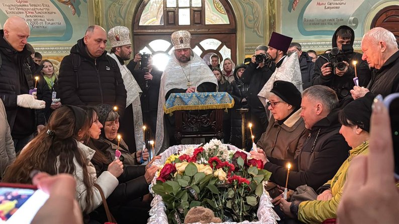 У Кривому Розі попрощалися із 9-річним хлопчиком, який загинув від ракети рф 4 квітня