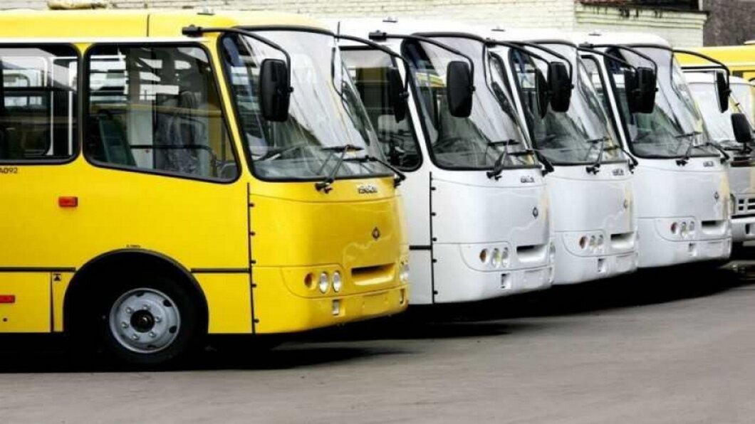 У Дніпрі курсуватимуть додаткові автобуси до кладовищ: розклад