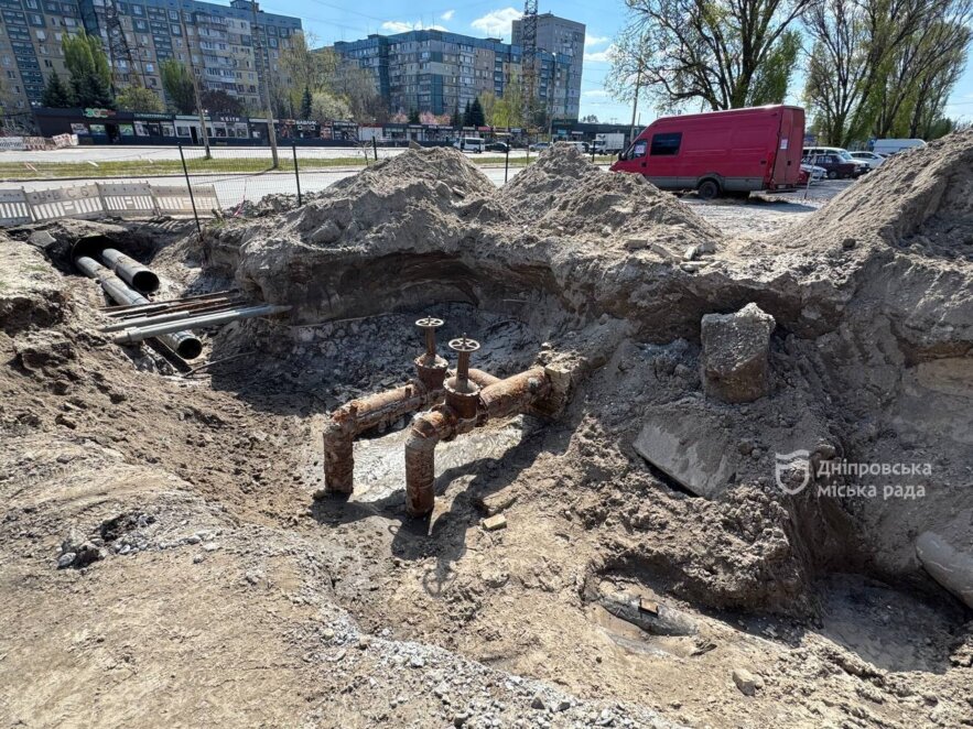 Промивання мережі, постійний моніторинг: у «Дніпроводоканалі» докладають зусиль для стабілізації якості води на ж/м Лівобережний-3