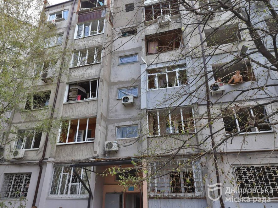 Повреждено 22 жилых дома, более тысячи выбитых окон, — мэр Днепра о последствиях последней атаки