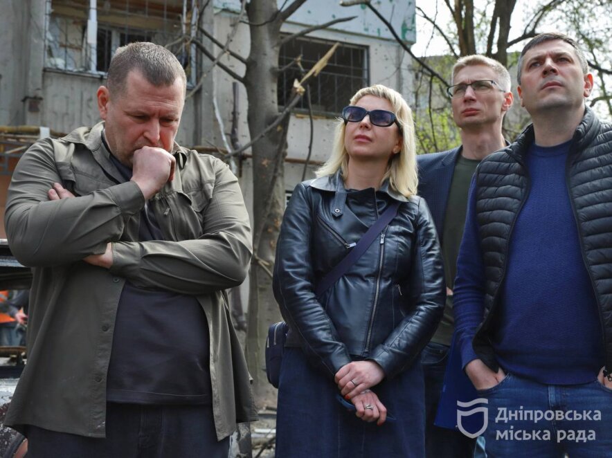 Повреждено 22 жилых дома, более тысячи выбитых окон, — мэр Днепра о последствиях последней атаки