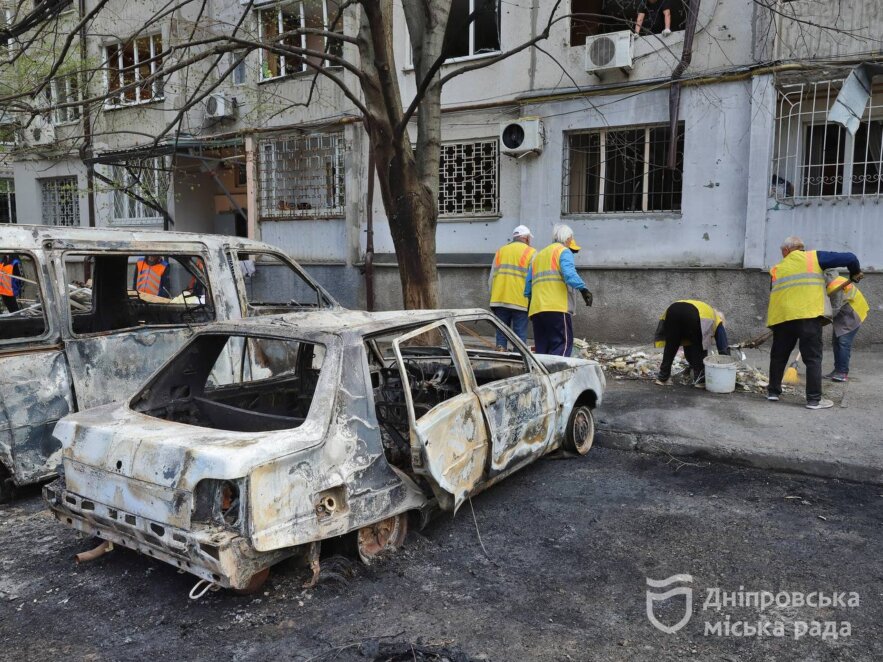 Повреждено 22 жилых дома, более тысячи выбитых окон, — мэр Днепра о последствиях последней атаки