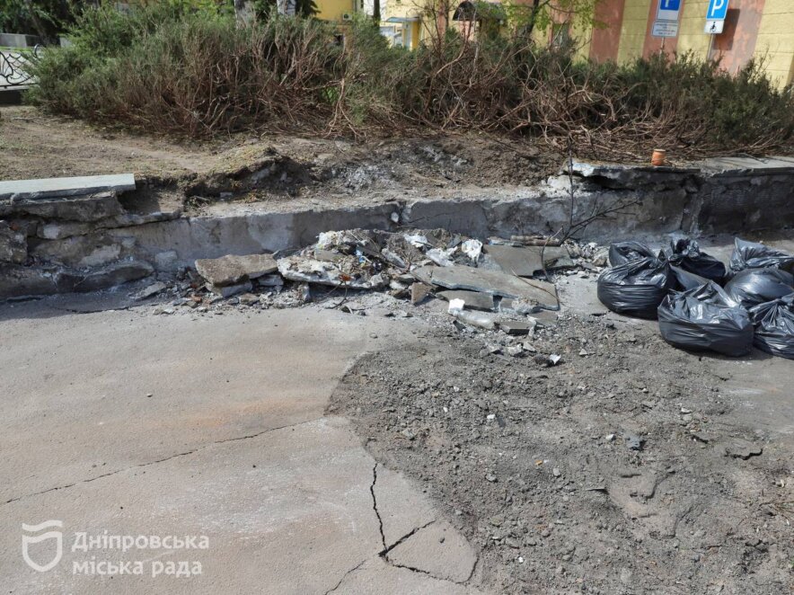 Повреждено 22 жилых дома, более тысячи выбитых окон, — мэр Днепра о последствиях последней атаки