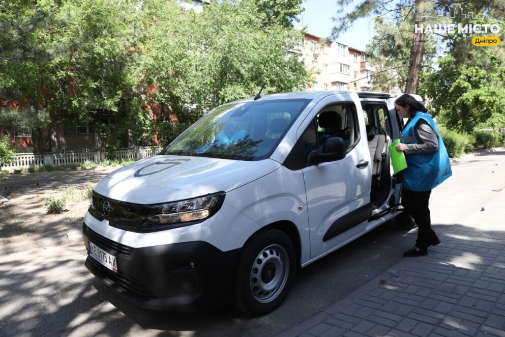 ЕКСКЛЮЗИВ
                                Підтримка жертв домашнього насильства: у Дніпрі придбали авто для мобільних бригад