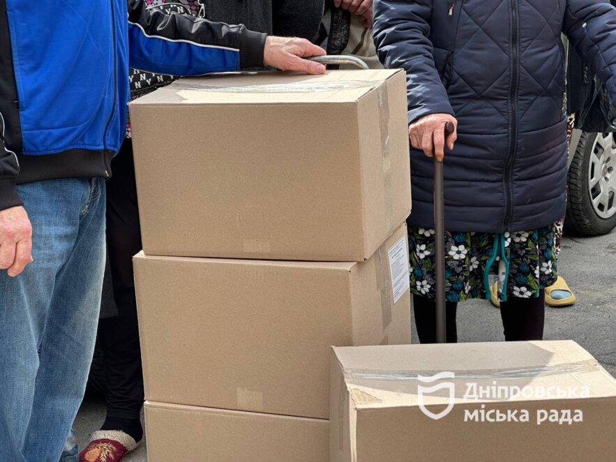 Допомога для вразливих категорій населення: хто у Дніпрі може безкоштовно отримати продуктові набори