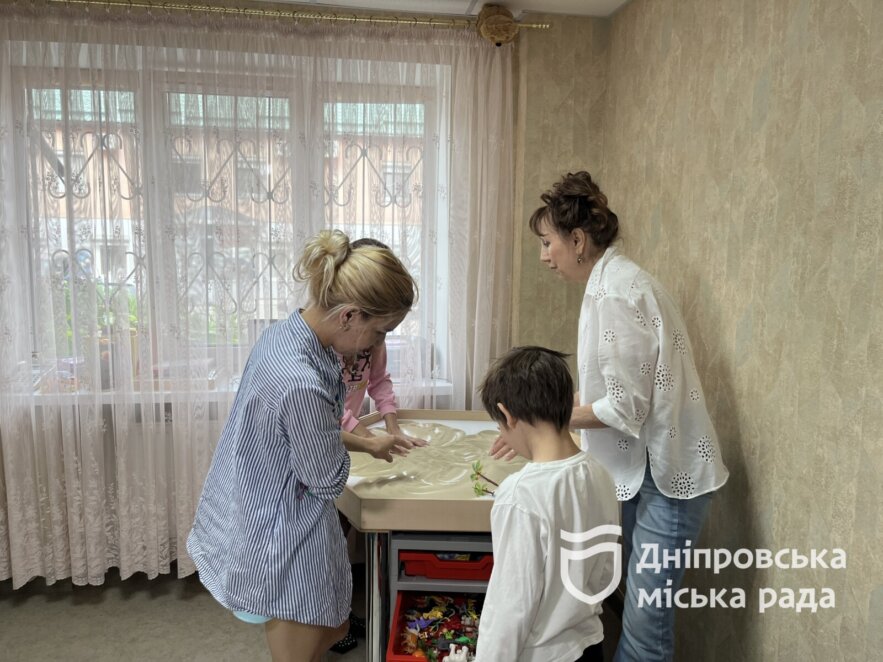 Як працює центр соціальної підтримки дітей та сімей «Мамине щастя» у Дніпрі