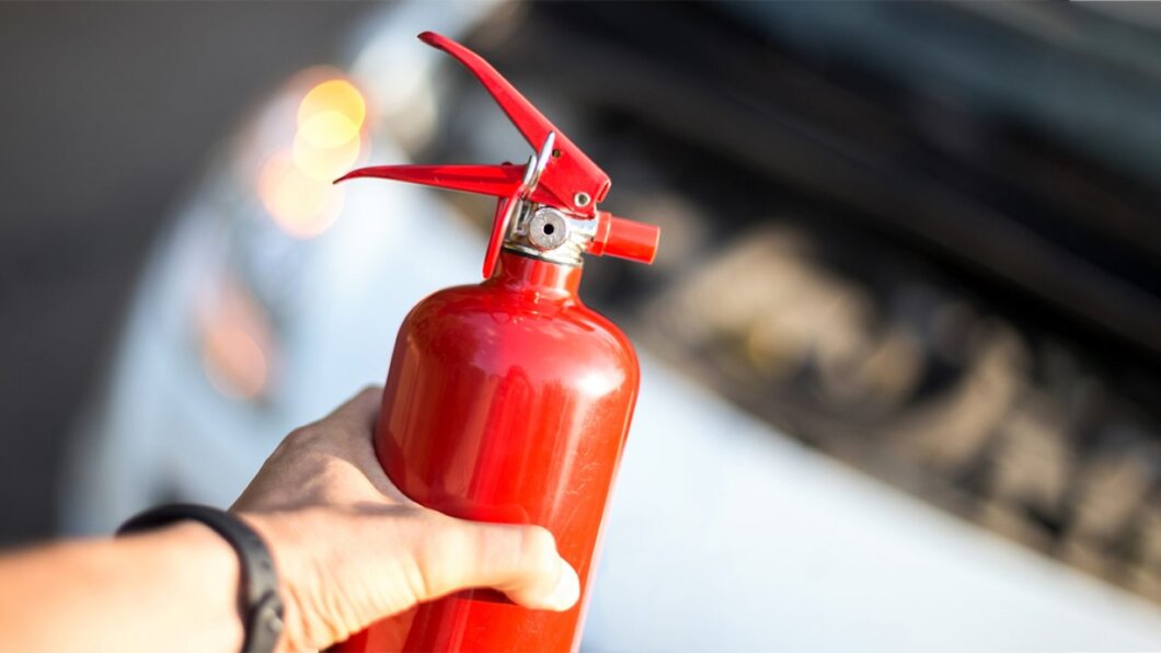 Штраф або арешт: що загрожує водіям за відсутність аптечки, вогнегасника та інших засобів безпеки в авто