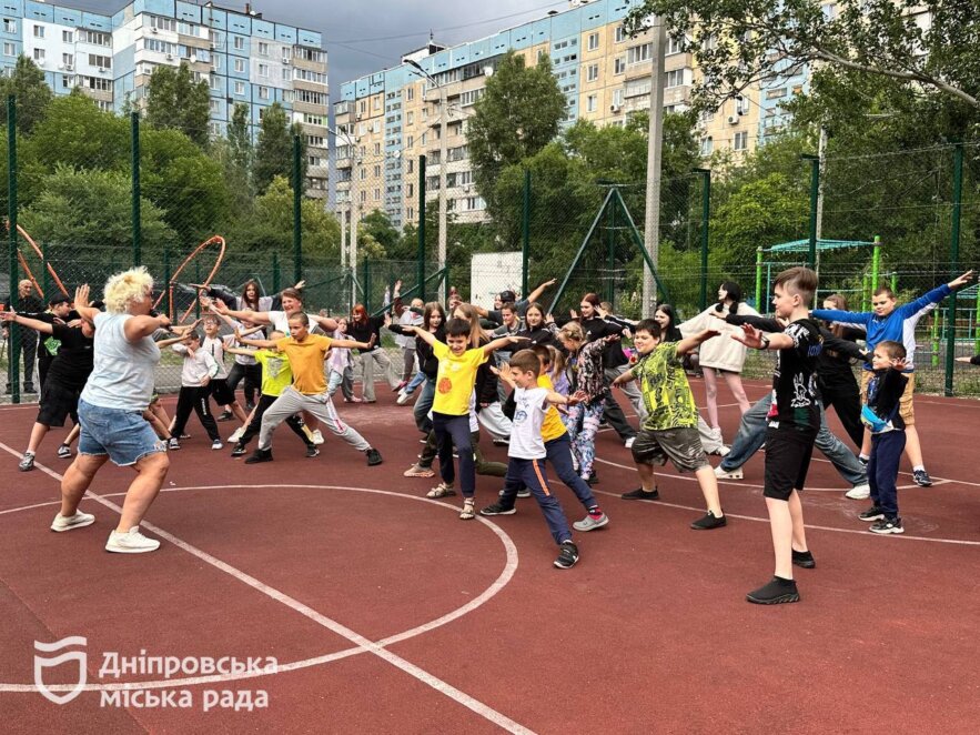 У Дніпрі організували родинний захід «Діти — майбутнє країни» заради підтримки ЗСУ та об’єднання громади