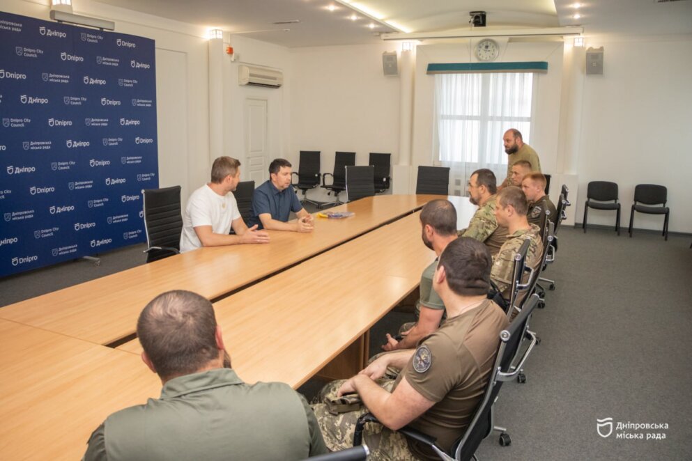 ОФІЦІЙНО                У мерії Дніпра відзначили особовий склад 110-ї бригади ім. Марка Безручка