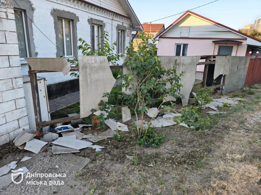 Куди звертатися мешканцям Дніпра, чиї оселі постраждали внаслідок дронової атаки рф у ніч на 15 липня