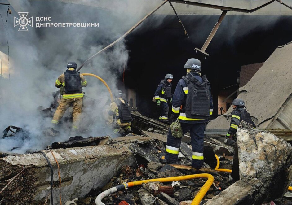 У ДСНС показали фото наслідків ворожої атаки на Дніпро