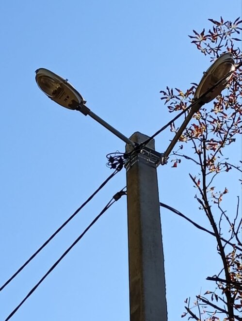 У Дніпрі продовжують відновлювати освітлення та вивозити сміття за заявками містян