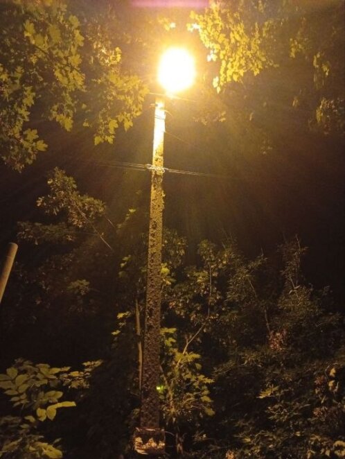 У Дніпрі продовжують відновлювати освітлення та вивозити сміття за заявками містян