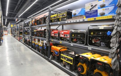 Українці масово скуповують зарядні станції та генератори - Наше Місто