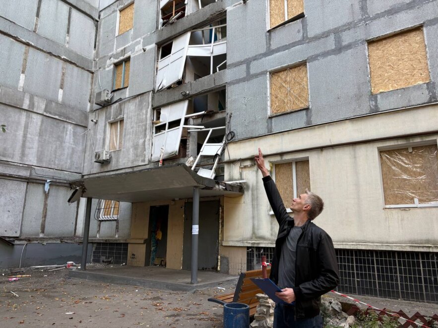 У Дніпрі стартував демонтаж аварійних конструкцій пошкодженого будинку ОСББ «Хмельницького-38»