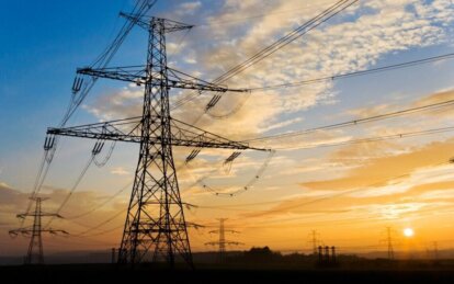 «Укренерго» закликає українців не вмикати потужні прилади одночасно