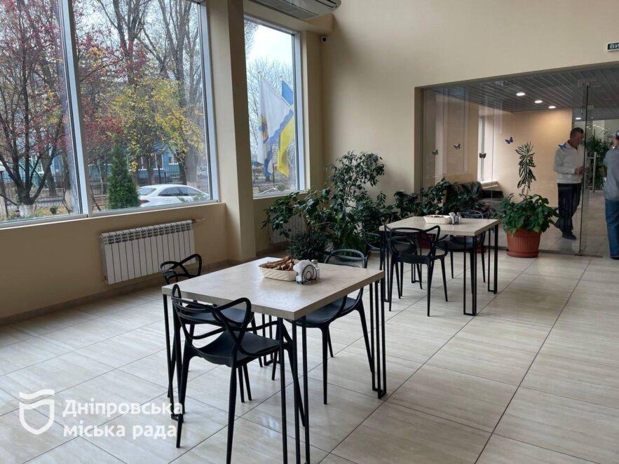 Турбота та підтримка: як у Дніпрі допомагають людям похилого віку у центрі «Милосердя»