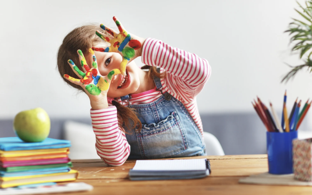 В Україні запустять програму «єЯсла»: хто з батьків зможе отримати виплати та як їх оформити