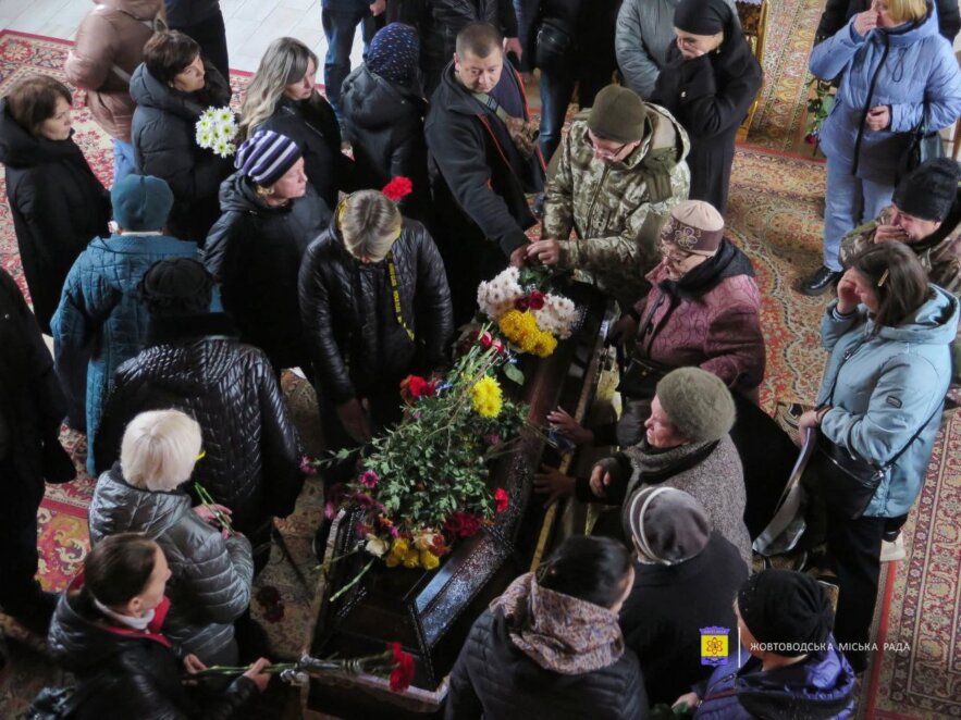 Йому було лише 36 років: у Жовтих Водах попрощалися з загиблим Героєм