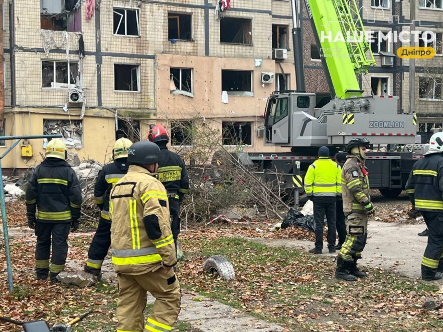 У Дніпрі під завалами знайшли тіло ще однієї жінки: кількість загиблих зросла